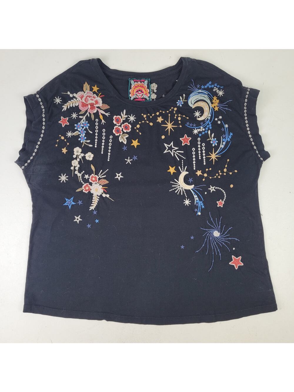 Johnny Was Cyllene Relaxed Tee Embroidered Celestial and Floral Embroidery Sz L